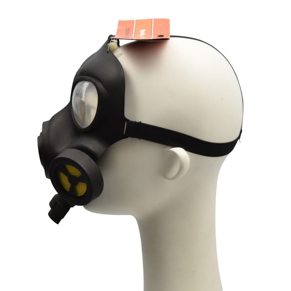 Spooky Village Halloween Gas Mask Black Adult Costume Mask Scary Cosplay Prop - Picture 5 of 7